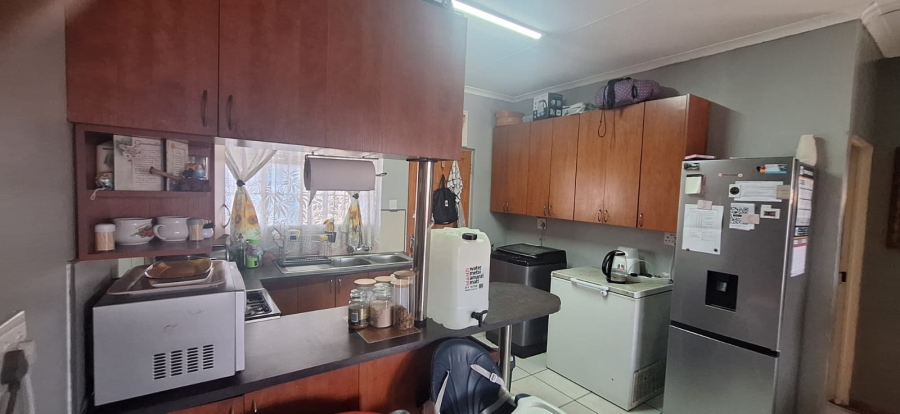 2 Bedroom Property for Sale in De Beers Northern Cape